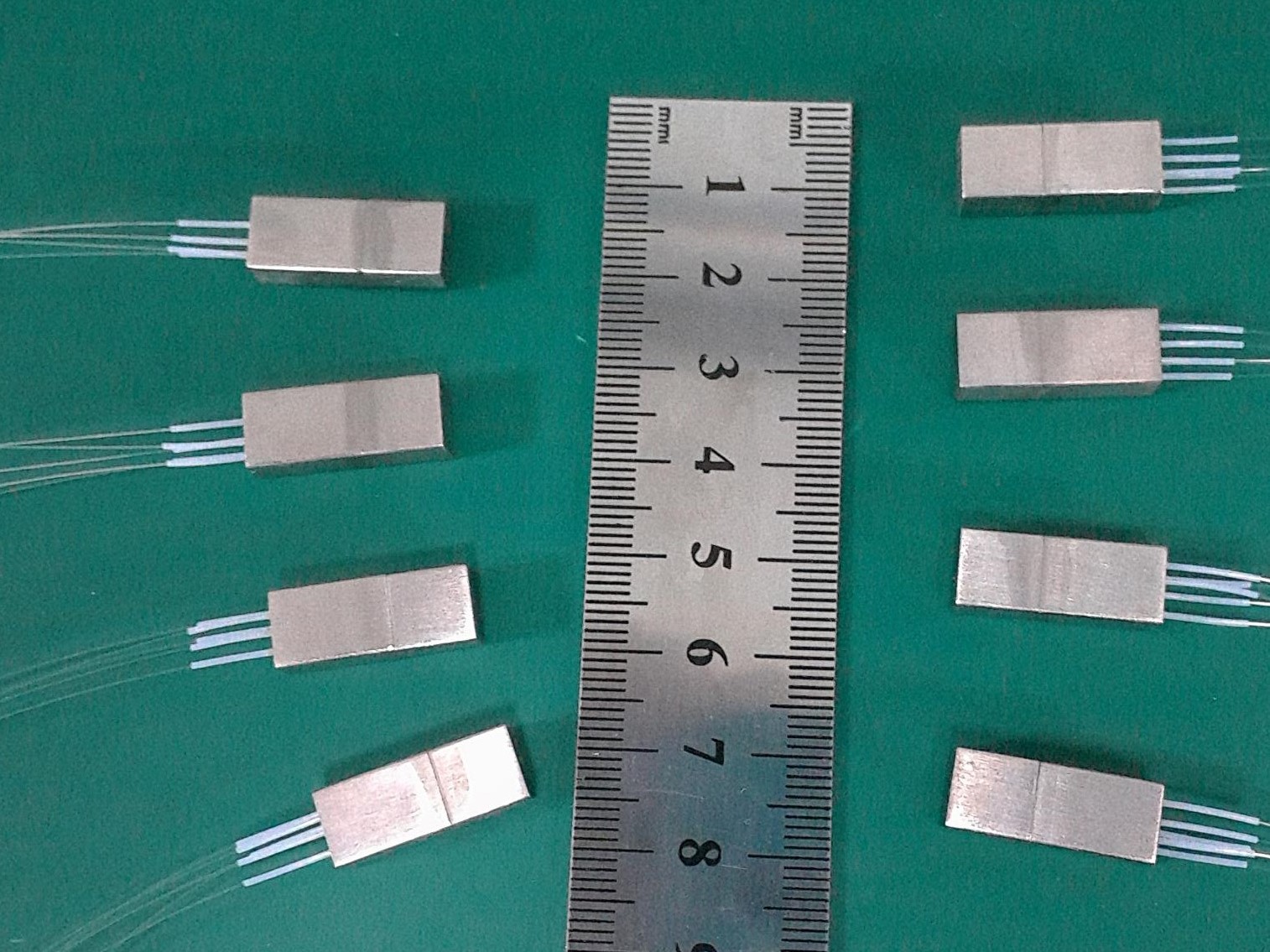 低插损微型化专利设计的CWDM波分复用器件应用于无温控收发模块的新一代绿色PON网络